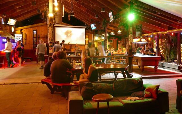 Calypso Backpackers