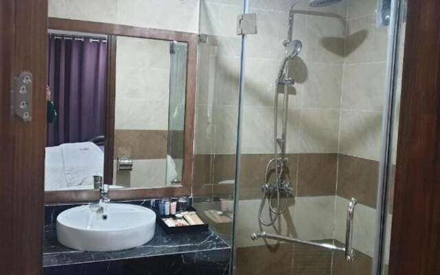 Phuong Trang Hotel by Bay Luxury