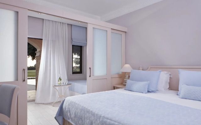 Aphrodite Hills Hotel