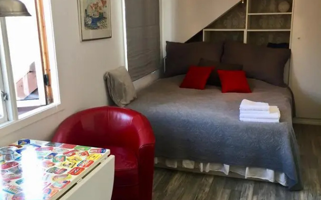 Cozee Central Apartments