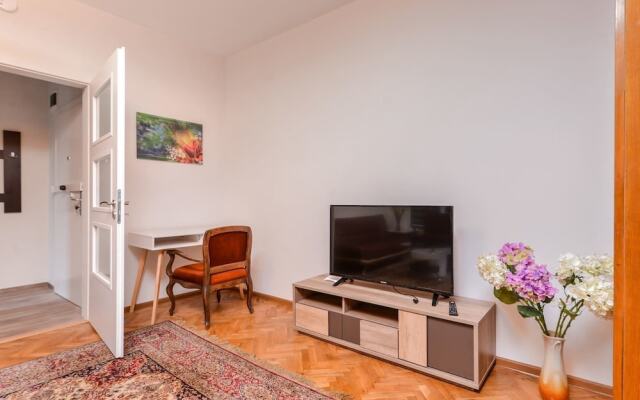 Orfei Two Bedroom Lozenec Area Apartment