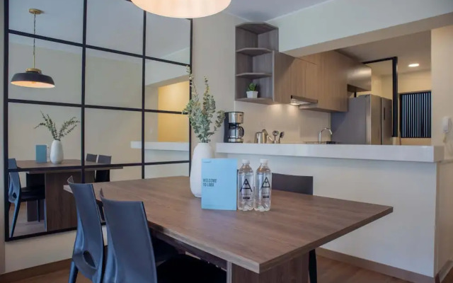 w Striking 1BR w Perfect Balcony Near Kennedy Park