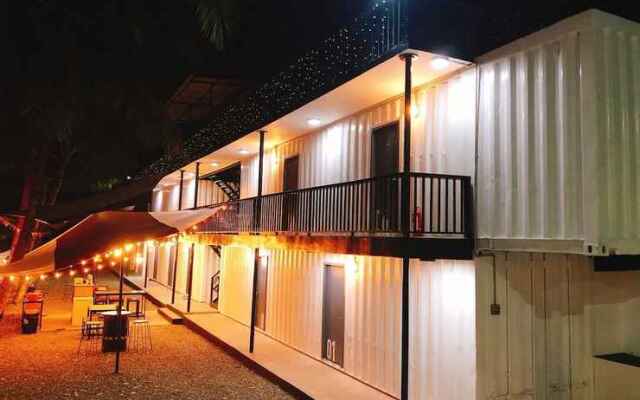 Pig Dive Hostel