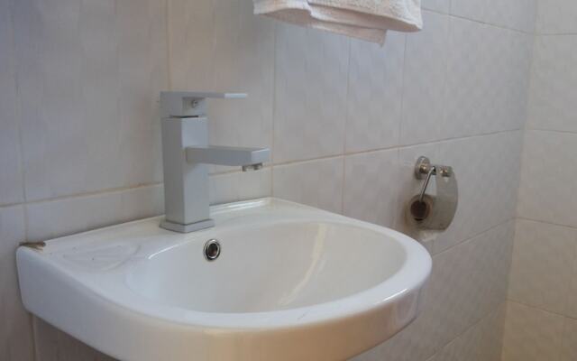 Lira Tasha Hotel