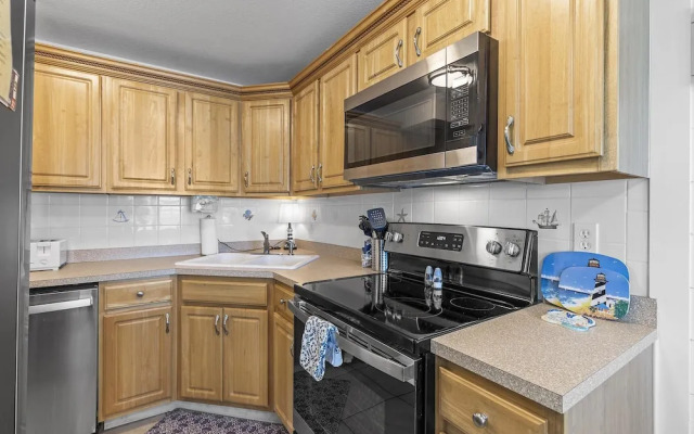 Colony Beach Club 125