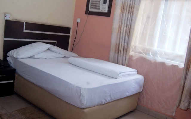 Oasis Green Garden Hotel