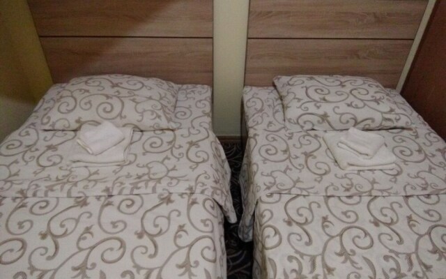 Crystal Villa Hostel
