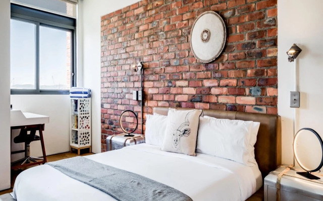 702 Metropolitan in Cape Town