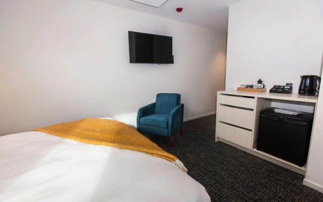 Hotel Give