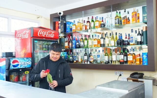 Hotel Holy Temple Tree & Chautari Cafe