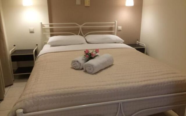 Sunny Studios & Apartments