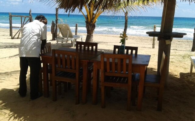 Palm Beach Nilaveli Hotel