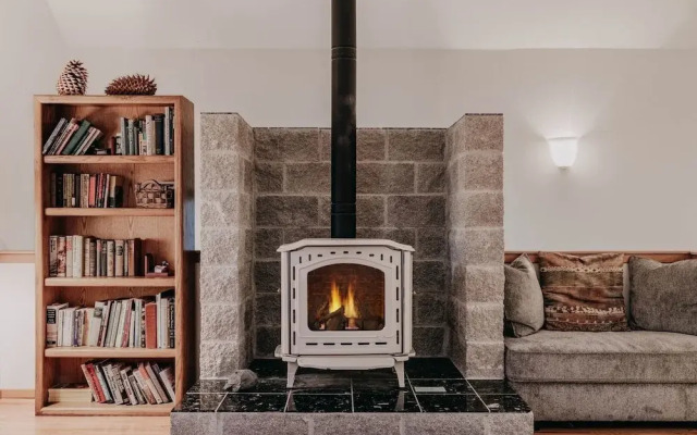 51sl - Ping Pong - Fireplace - D/w - W/d - Sleeps 8 3 Bedroom Home by RedAwning