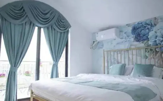 Donglin Luqi Tongyi Homestay (Shanghai Pudong New Area Lingang Avenue)