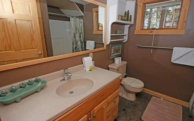 750 Stanford Avenue 3 Bedroom Cabin by RedAwning