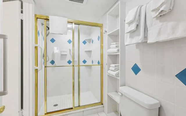 Oceanfront 3BR Condo: Gated, Breathtaking View