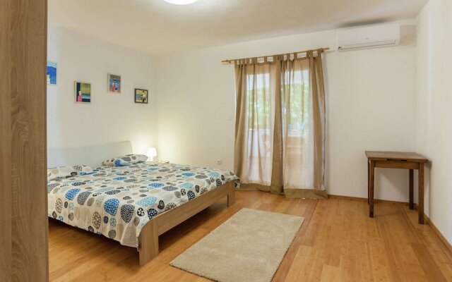 Cozy Coastal Retreat in Zadar