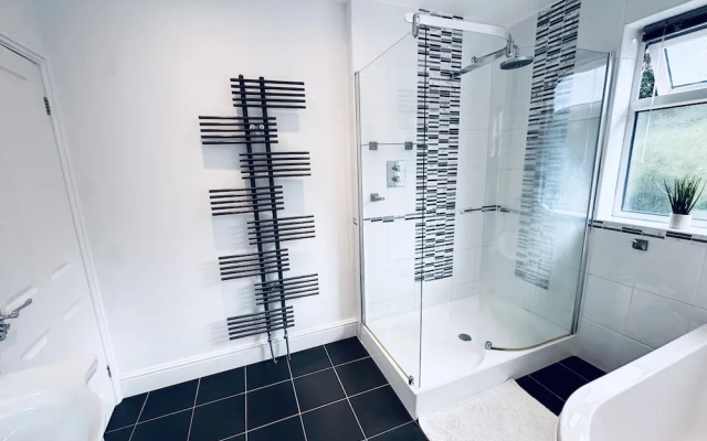 Impeccable 3-bed House in Nottingham Central