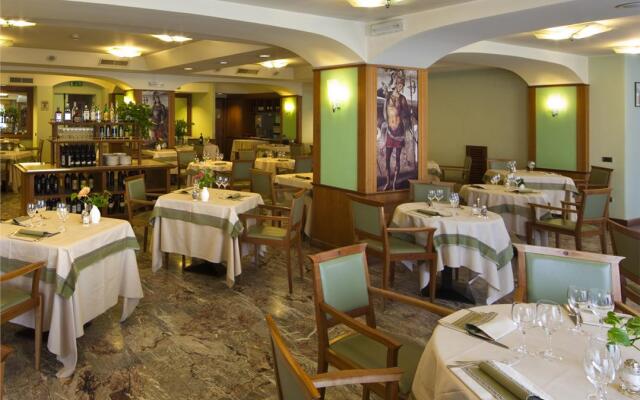 Hotel Sangallo Palace