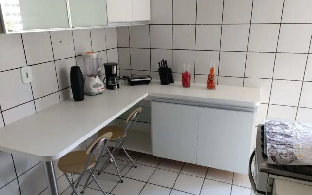 Apartamento a 200m feirinha beira mar