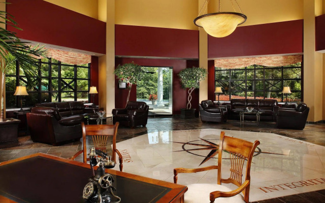 Tarrytown House Estate