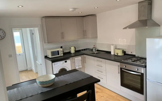 One Bedroom Flat in Whitstable With Free Parking