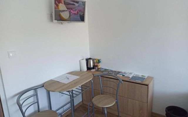 Top Center Nice View Studio