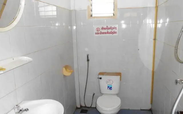 Phetmanixay Hotel