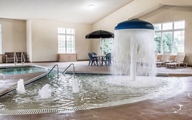 Comfort Suites Cedar Falls