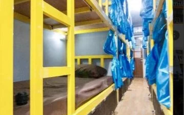 VR Hostel