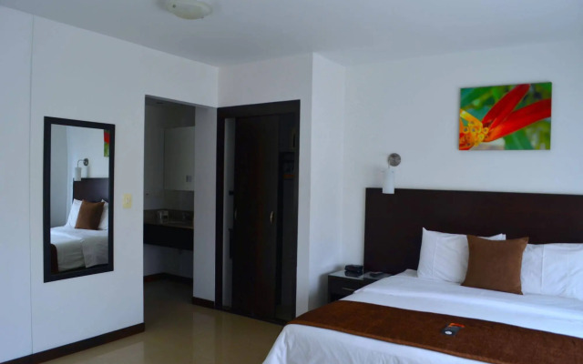 Hotel Pinares Plaza