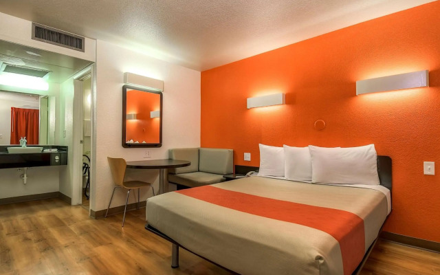 Motel 6 Carlsbad, CA Beach