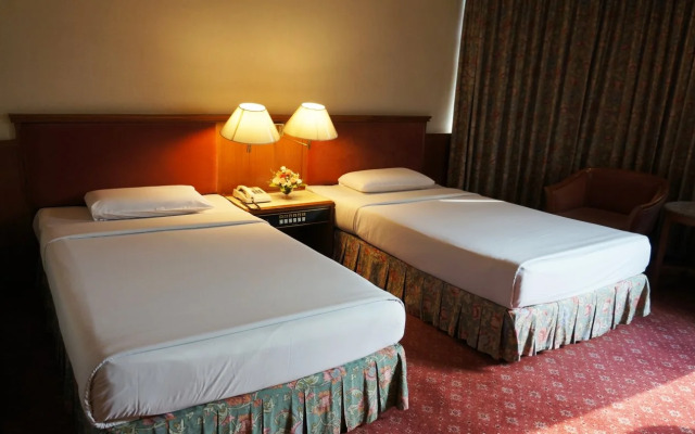 Siam Center Halal Hotel