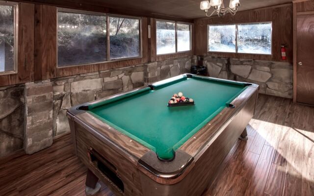AAA Escape - Three Bedroom Cabin