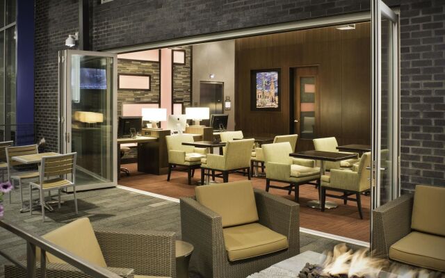 Hyatt Place Cleveland / Westlake / Crocker Park