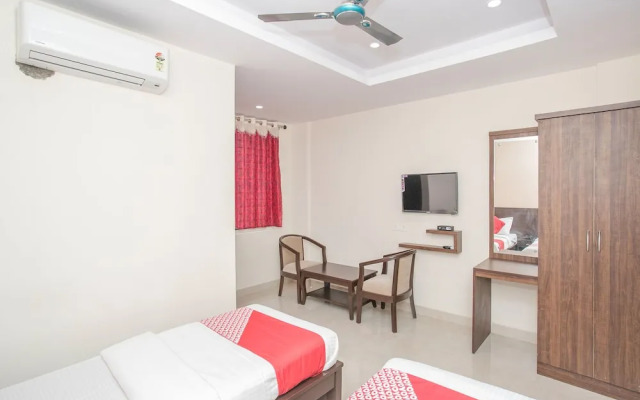 OYO 13596 Akshaya Residency