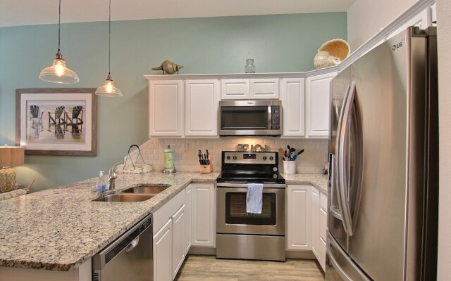 Wakiki Beach BSC304 by RedAwning