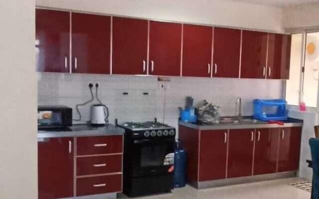 Lux Suites Mango Court Apartments