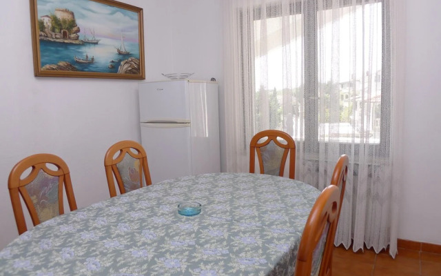 Apartment For Eight Persons With Three Bedrooms And Swimming Pool Located 450M From Beach