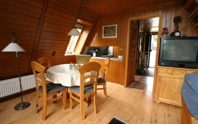Wooden chalet with oven, in Oberharz near a lake