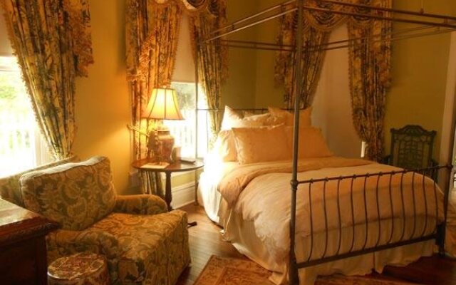 Boothe House Bed and Breakfast