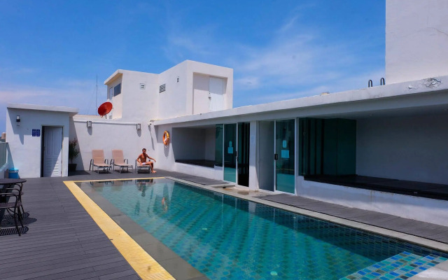 iCheck inn Central Patong