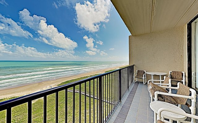 New Listing! Penthouse Paradise W/ Gulf Views 2 Bedroom Condo