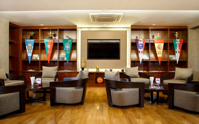 Novotel Yangon Max