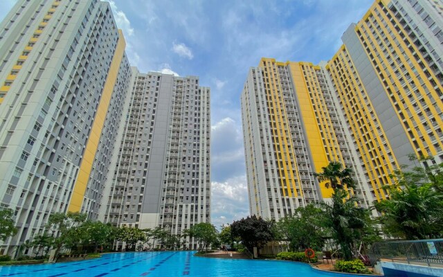 Homey And Comfort 2Br At Springlake Summarecon Bekasi Apartment