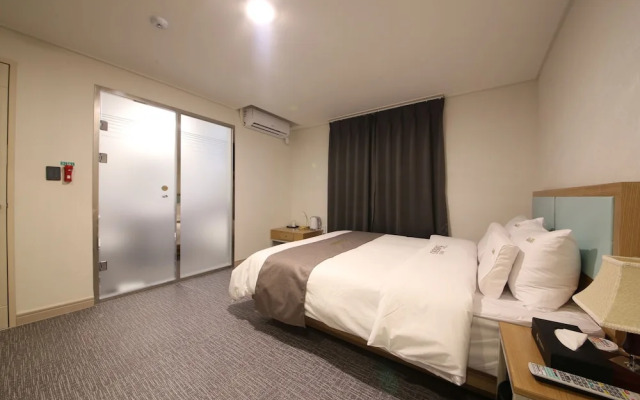 Brown Dot Hotel Yeonsan