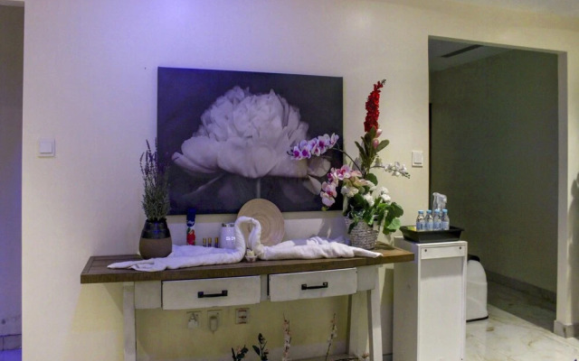 Capital O 581 Goldish Hotel