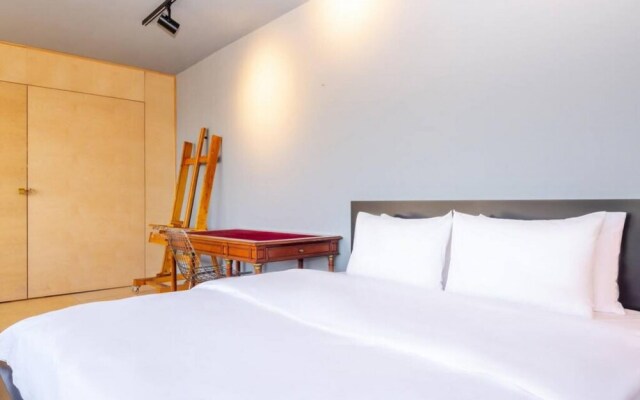 Flat With Karakoy View Near Ferry Station