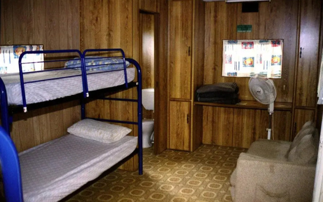 Batemans Bay Holiday Park - Hostel
