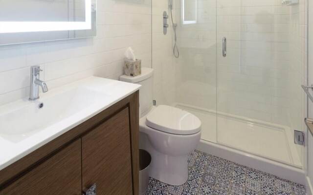 Artisan Suites on Bowen